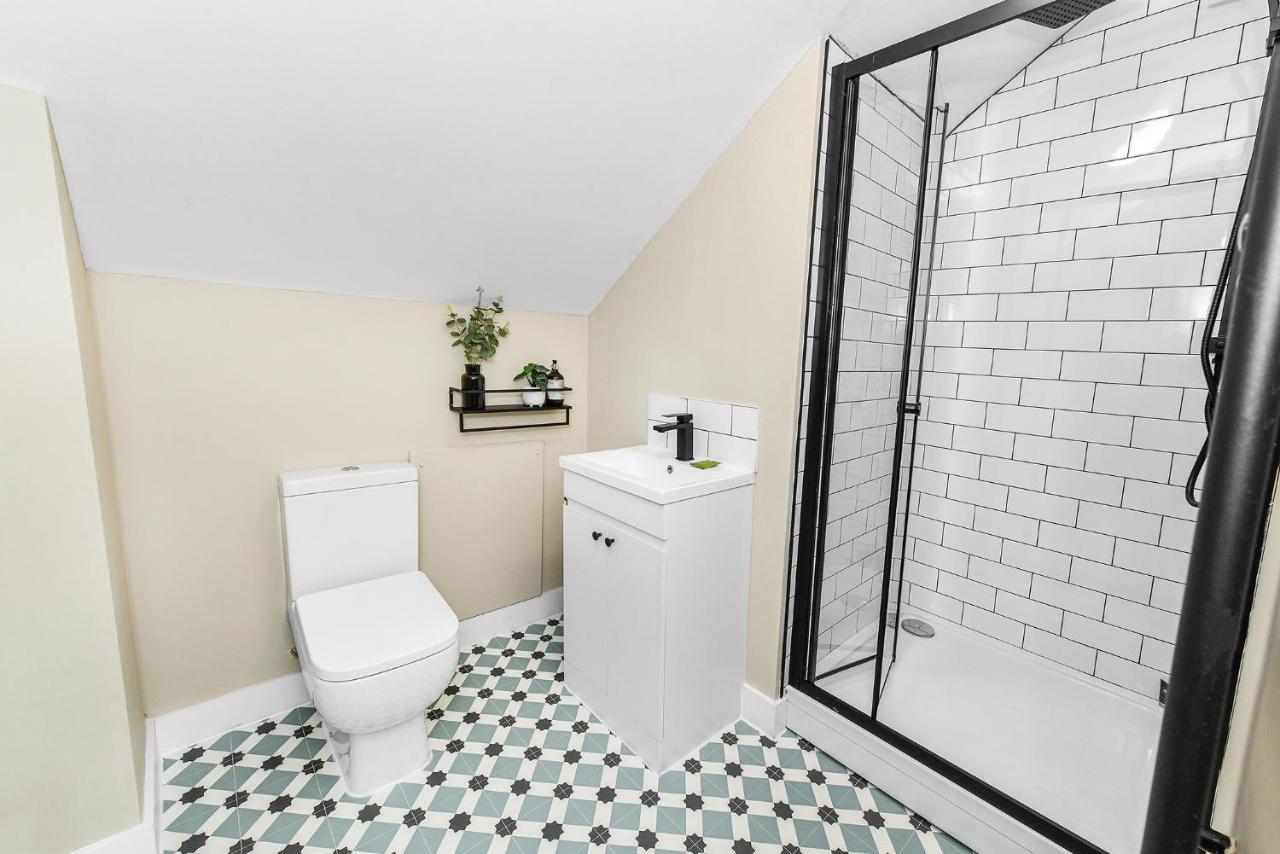 Hébergement de vacances Haydn House Luxurious Retreat - 4 Bedroom, 10 Guest Max, Perfect Away From