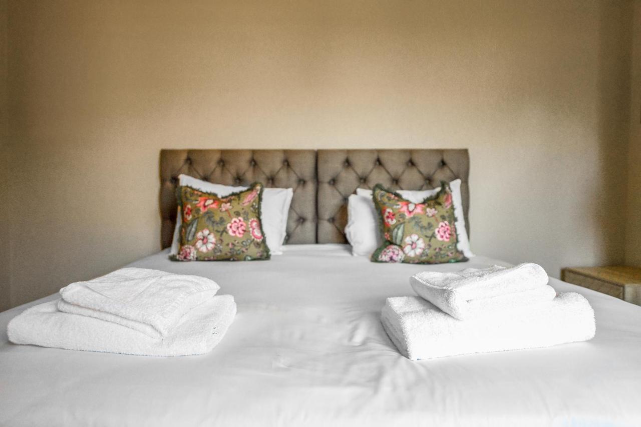 Haydn House Luxurious Retreat - 4 Bedroom, 10 Guest Max, Perfect Away From Hébergement de vacances