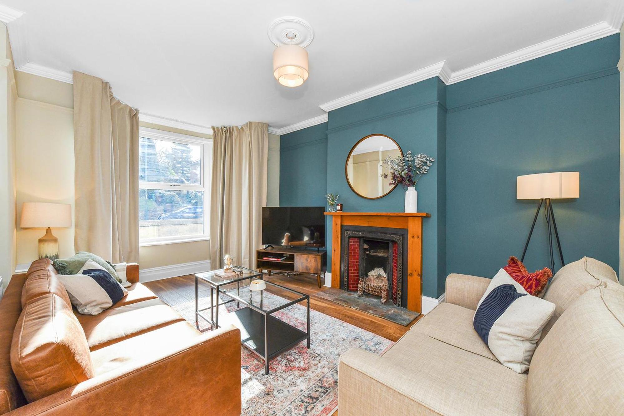 Haydn House Luxurious Retreat - 4 Bedroom, 10 Guest Max, Perfect Away From Hébergement de vacances